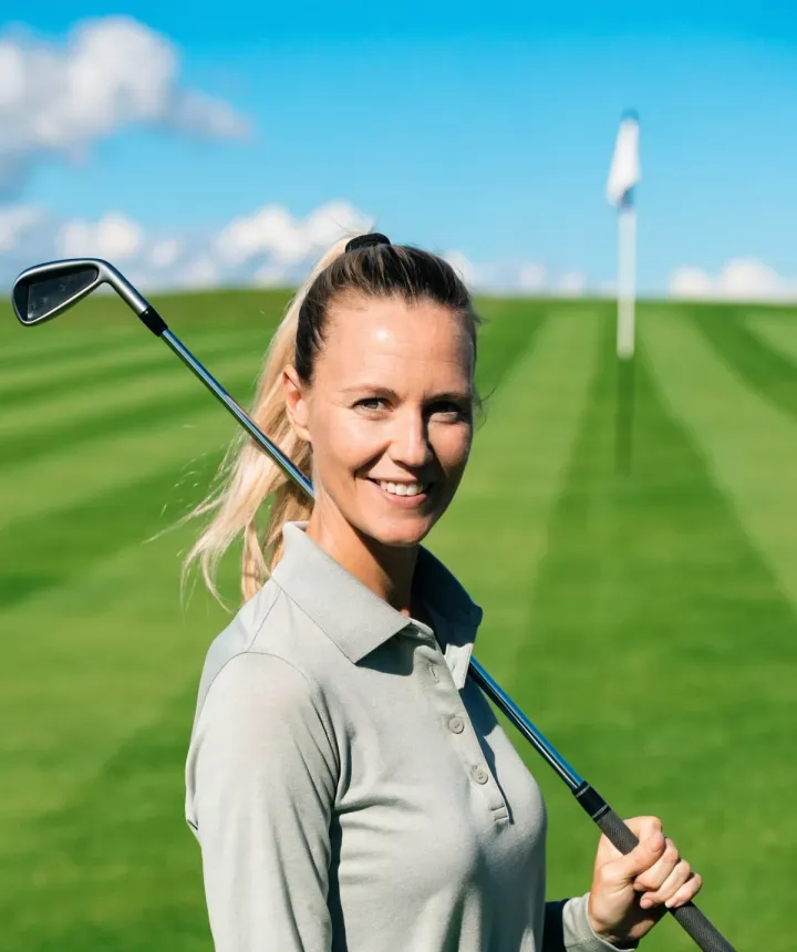 Julia Steinbach, PGA Professional, Platzreife und Damen